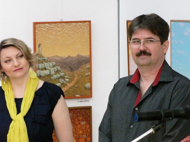 zľava Miriam Kasperkevičová a výtvarník Peter Šoltó